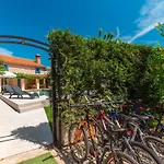 Lovely In Barban-sajini With Sauna Tatil Evi Šajini