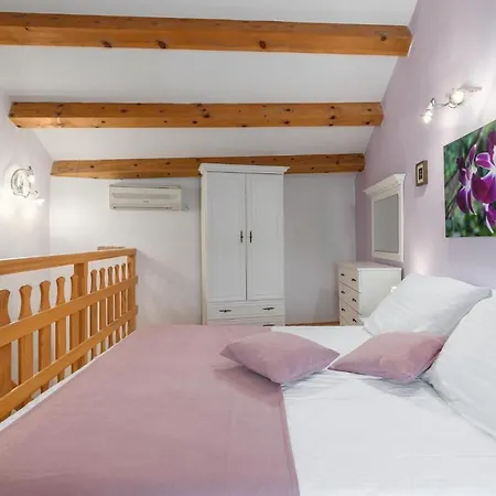 Lovely In Barban-sajini With Sauna Holiday home