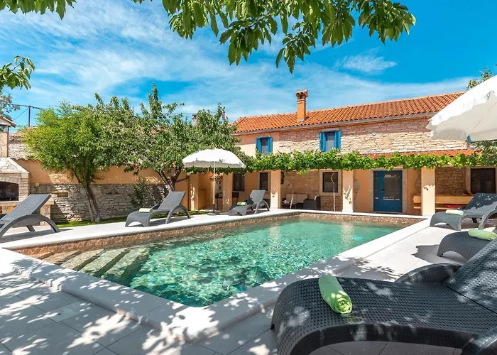 Beautiful In Barban-sajini Hébergement de vacances